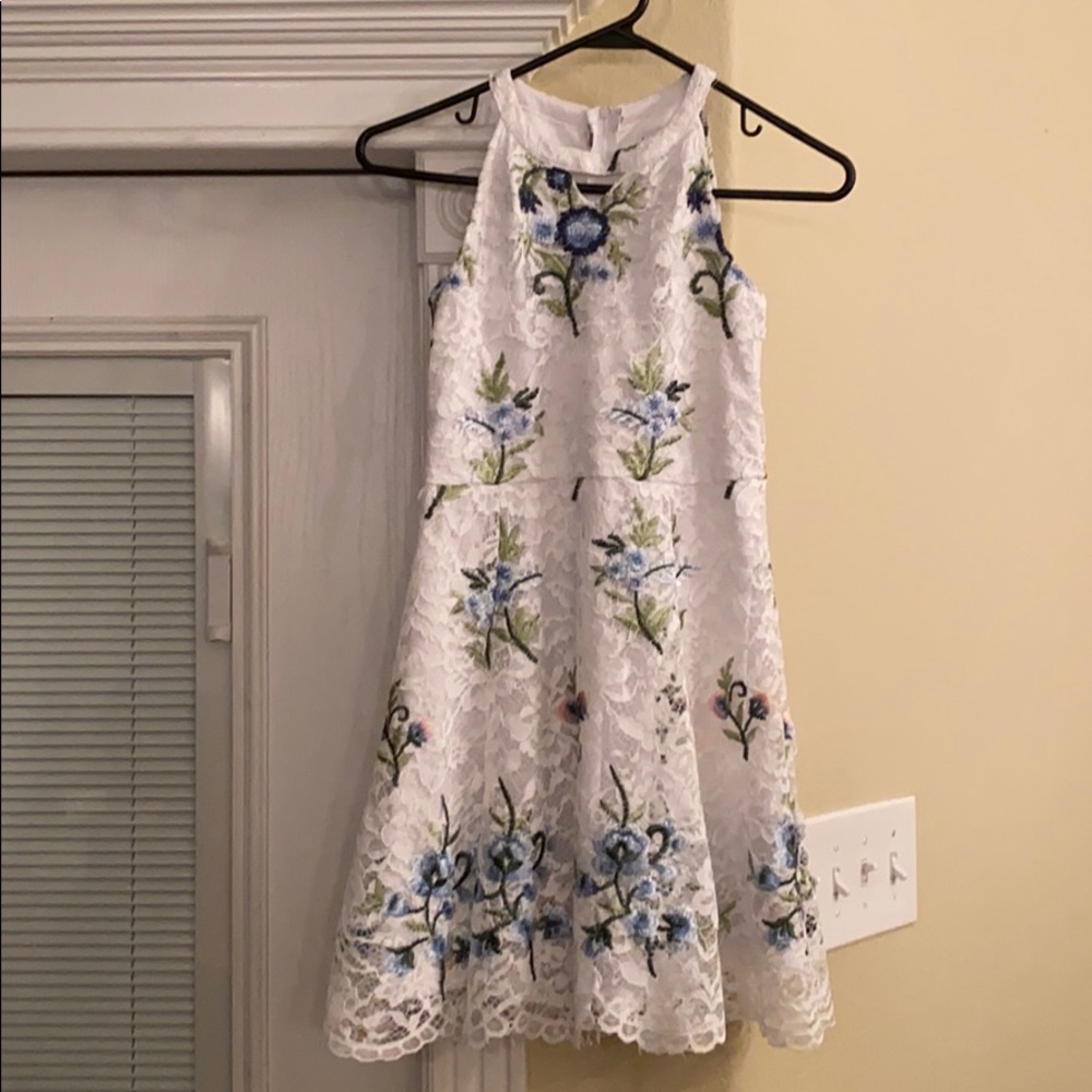 Girls dress (used) great condition.